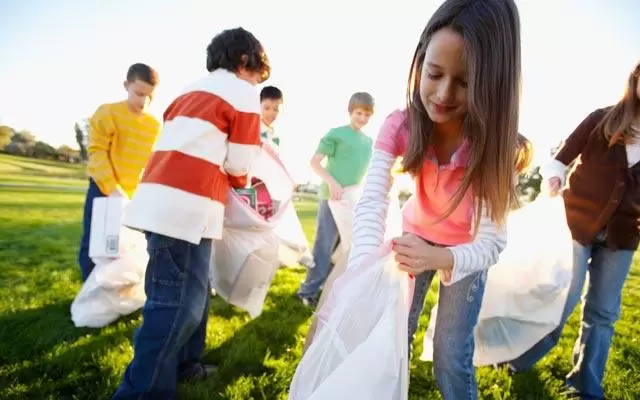 Kids picking up trash