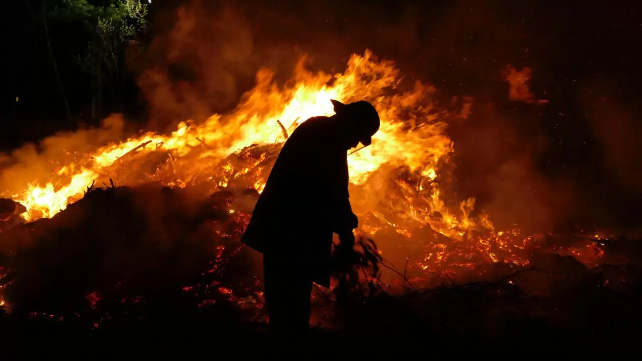 Verizon announces unlimited call/text/data for those impacted by the California wildfires.